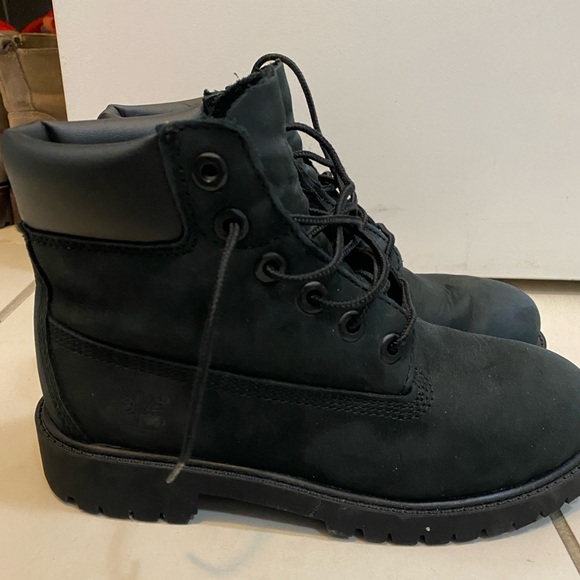 Kids Timberland Boots Sz 2 - Picture 2 of 4